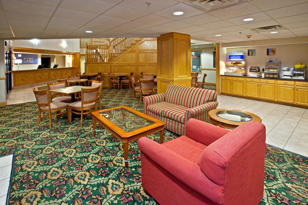 Holiday Inn Express Scottsburg By Ihg Exterior photo