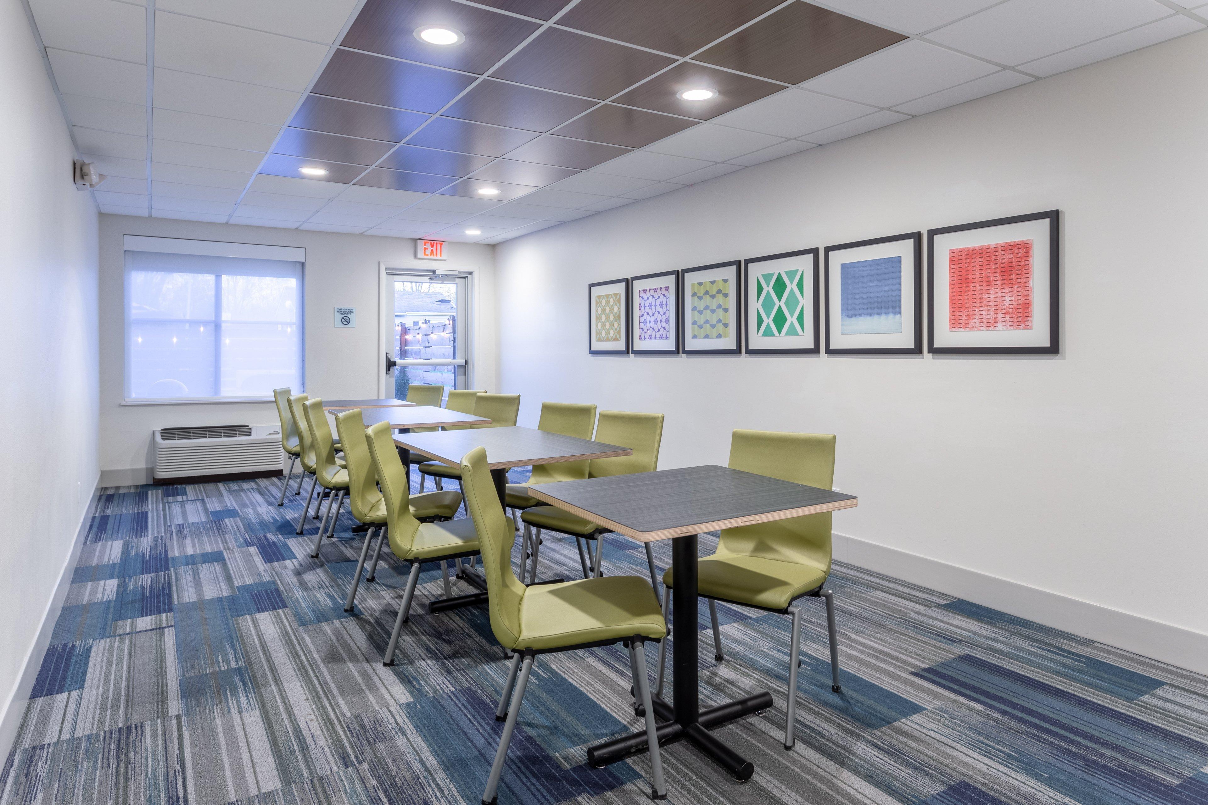 Holiday Inn Express Scottsburg By Ihg Exterior photo