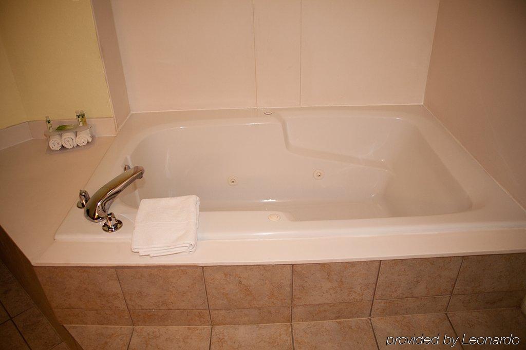 Holiday Inn Express Scottsburg By Ihg Room photo